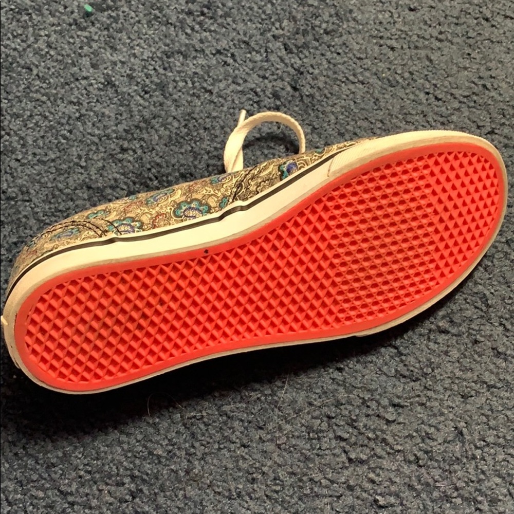 Vans - Picture 3 of 3